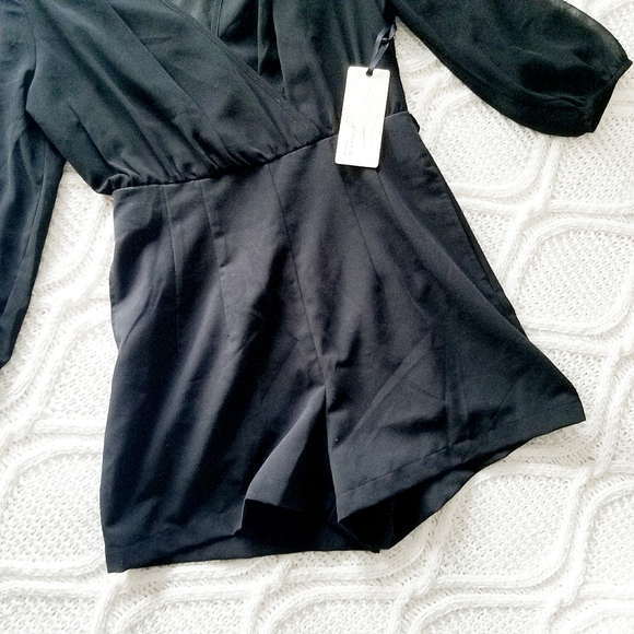 Forever 21 Exclusive Design Black Romper - Picture 4 of 8